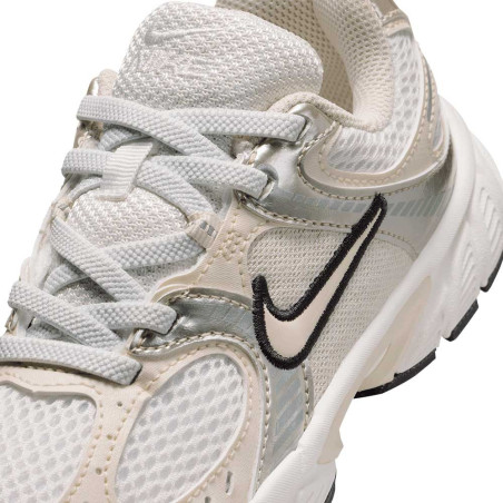 Zapatilla Nike V5 RNR HQ6412-102