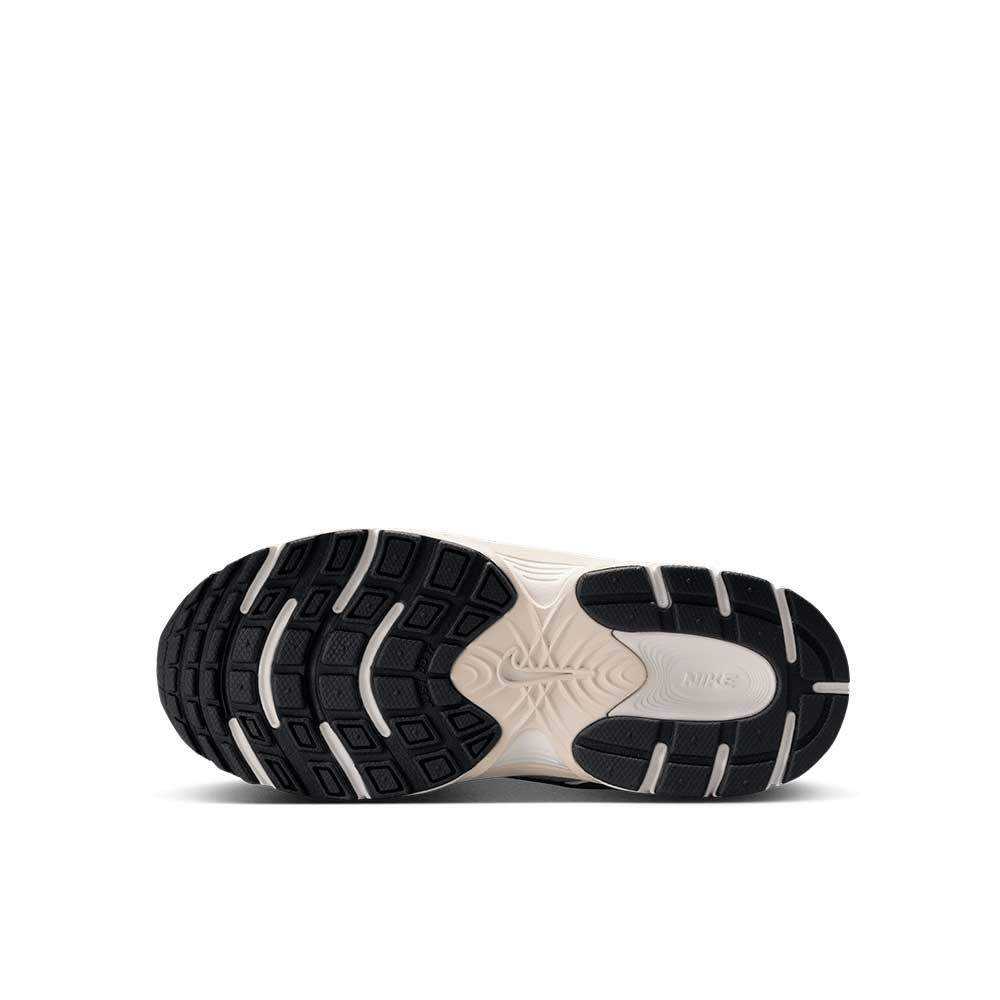 Zapatilla Nike V5 RNR HQ6412-102