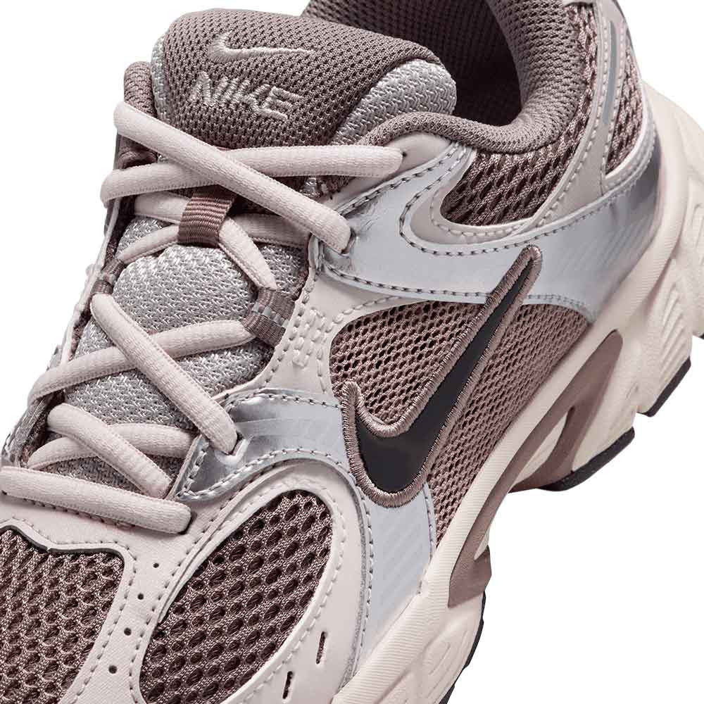 Zapatilla Nike V5 RNR HQ6411-200