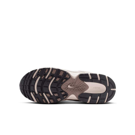 Zapatilla Nike V5 RNR HQ6411-200