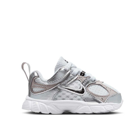 Zapatilla Nike V5 RNR HQ6413-100