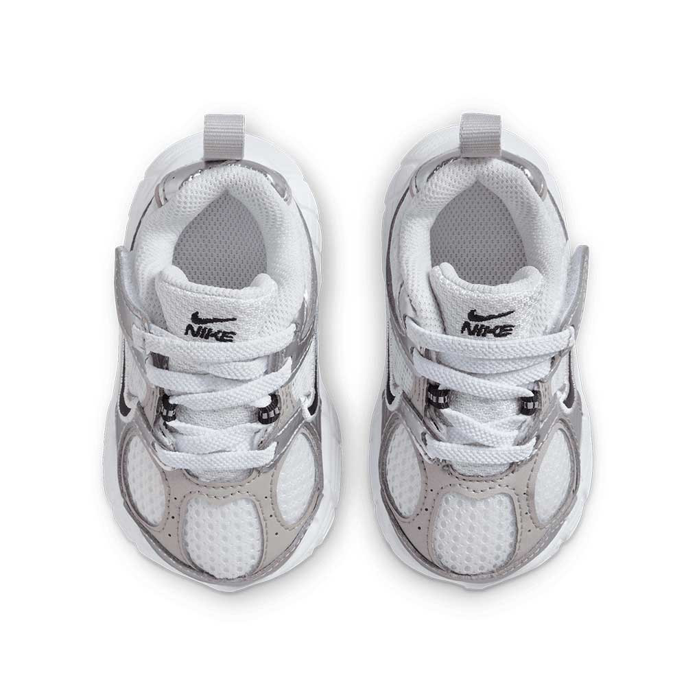 Zapatilla Nike V5 RNR HQ6413-100