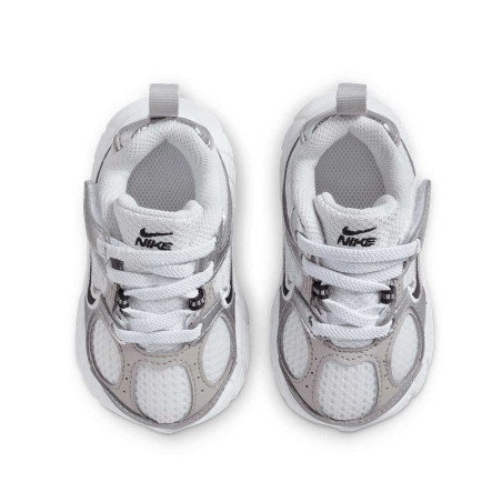 Zapatilla Nike V5 RNR HQ6413-100