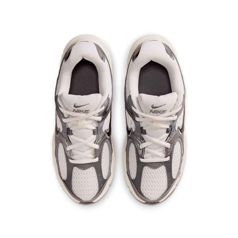 Zapatilla Nike V5 RNR HQ6411-003