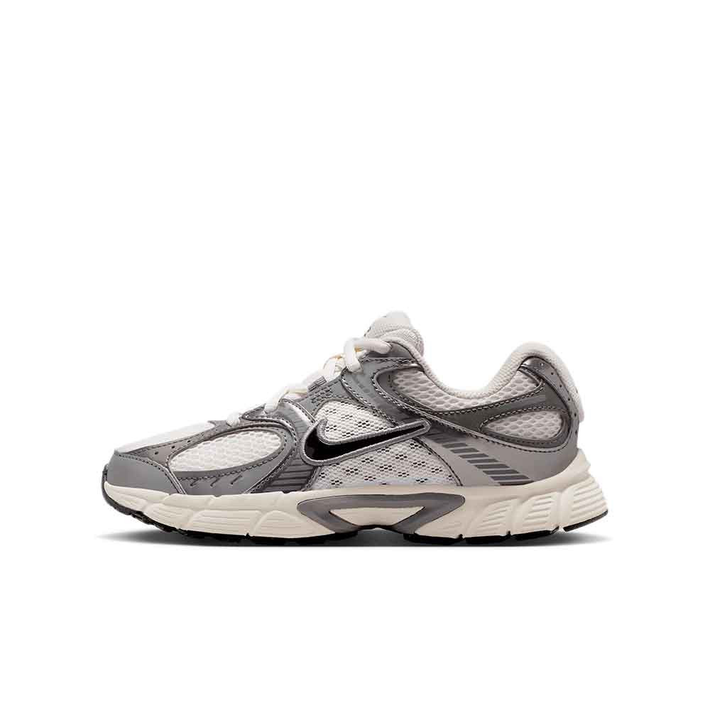 Zapatilla Nike V5 RNR HQ6411-003