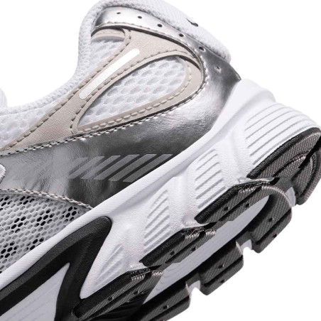 Zapatilla Nike V5 RNR HQ6411-100