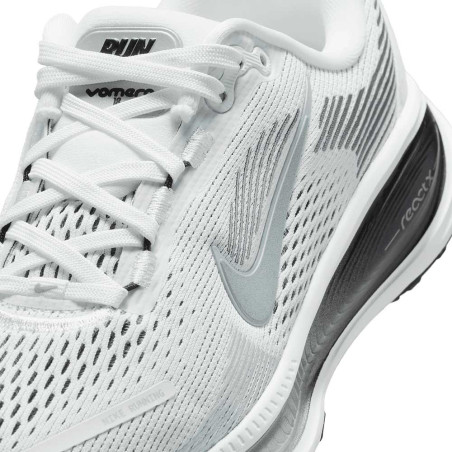 Zapatilla Nike Vomero 18 IO9501-100