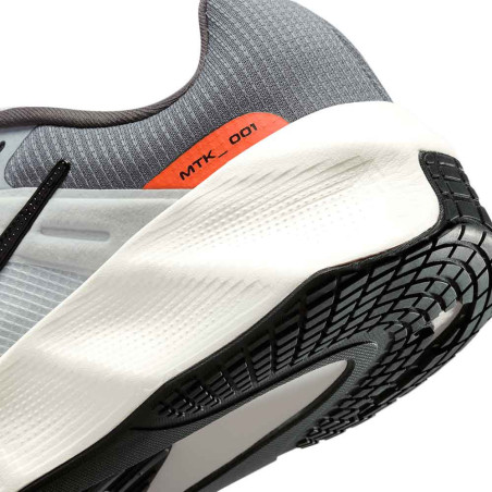 Zapatilla Nike City Response HM9493-104