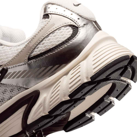 Zapatilla Nike V5 RNR HJ5228-011