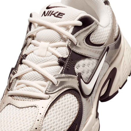 Zapatilla Nike V5 RNR HJ5228-011