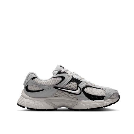 Zapatilla Nike V5 RNR IO7801-100