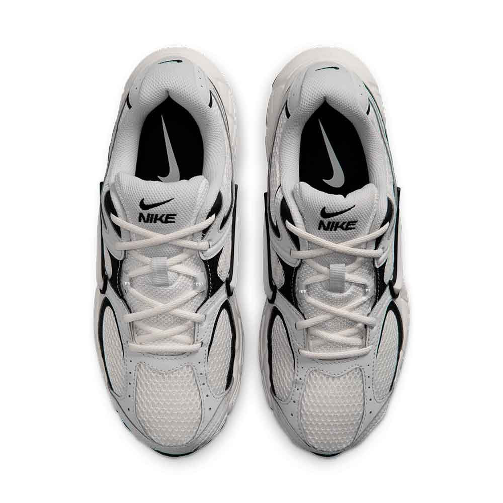 Zapatilla Nike V5 RNR IO7801-100