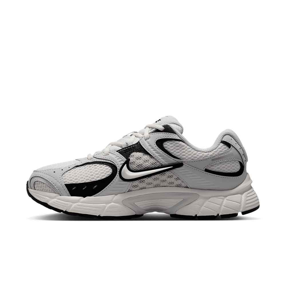 Zapatilla Nike V5 RNR IO7801-100