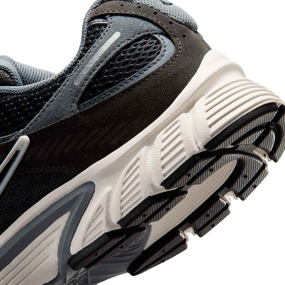 Zapatilla Nike V5 RNR IX0702-002