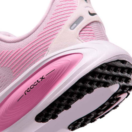 Zapatilla Nike Vomero 18 HQ2157-500