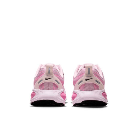 Zapatilla Nike Vomero 18 HQ2157-500
