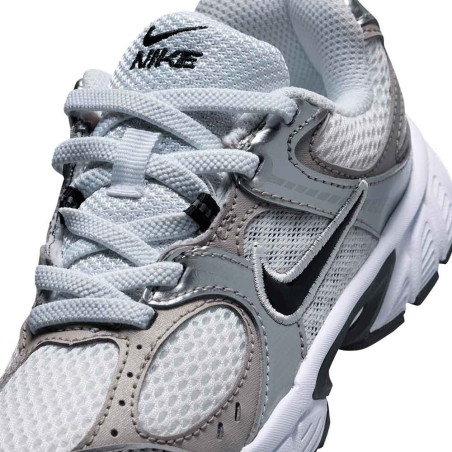 Zapatilla Nike V5 RNR HQ6412-100